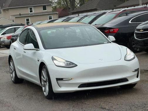 White 2018 Tesla Model 3 Long Range