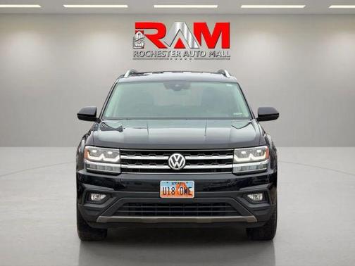 Deep Black Pearl Effect 2019 Volkswagen Atlas 3.6L SE w/Technology
