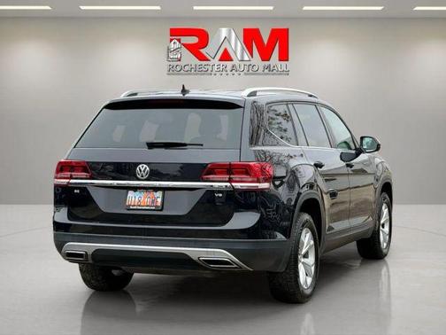 Deep Black Pearl Effect 2019 Volkswagen Atlas 3.6L SE w/Technology