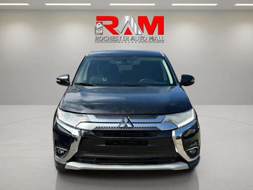 Labrador Black Metallic 2019 Mitsubishi Outlander SE