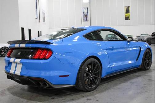 2017 Ford Shelby GT350 Base
