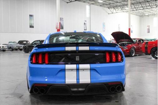 2017 Ford Shelby GT350 Base
