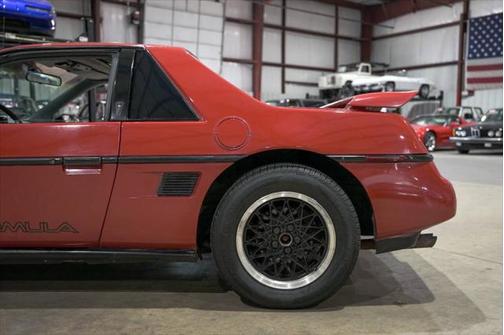 1988 Pontiac Fiero Formula 2dr Coupe