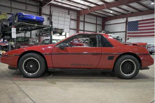 1988 Pontiac Fiero Formula 2dr Coupe