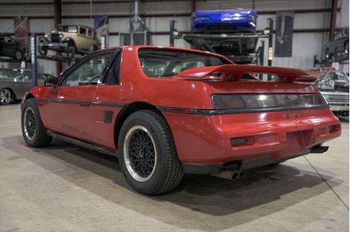1988 Pontiac Fiero Formula 2dr Coupe
