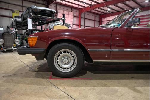 1982 Mercedes-Benz S-Class 380 SL 2dr Convertible