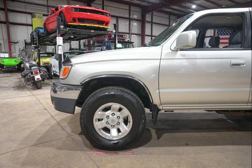 Silver 2000 Toyota 4Runner SR5 4WD
