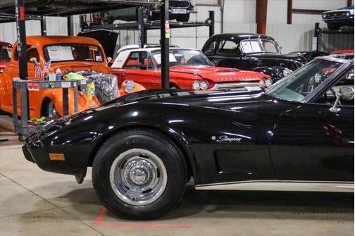 1975 Chevrolet Corvette Base