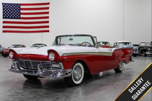 1957 Ford Fairlane 