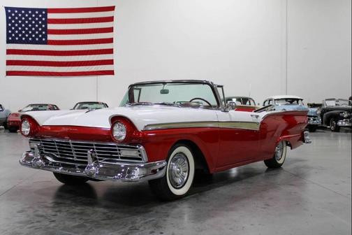 1957 Ford Fairlane 