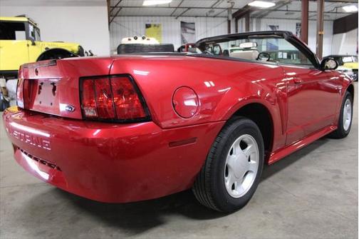 2000 Ford Mustang Base