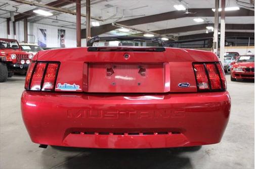 2000 Ford Mustang Base