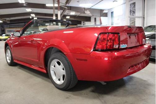 2000 Ford Mustang Base