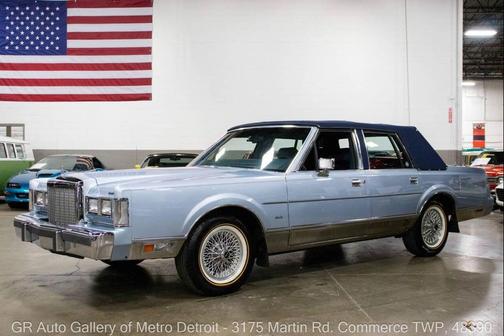 1986 Lincoln Town Car Base 4dr Sedan