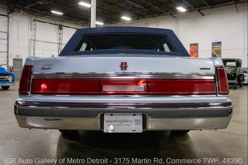 1986 Lincoln Town Car Base 4dr Sedan