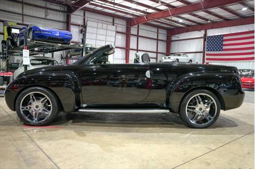 2005 Chevrolet SSR LS 2dr Regular Cab Convertible Rwd SB