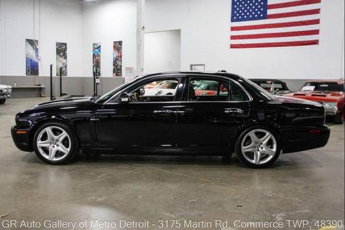 2009 Jaguar XJ XJ8 4dr Sedan