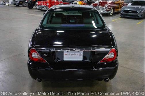 2009 Jaguar XJ XJ8 4dr Sedan