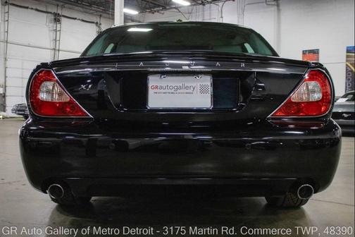 2009 Jaguar XJ XJ8 4dr Sedan