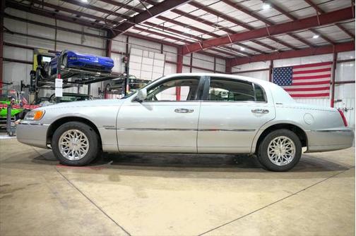 1998 Lincoln Town Car Signature