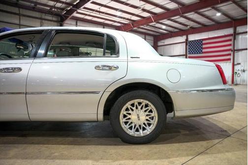 1998 Lincoln Town Car Signature