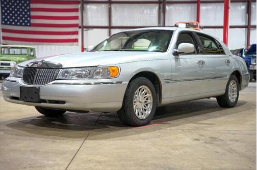 1998 Lincoln Town Car Signature