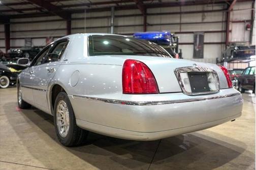 1998 Lincoln Town Car Signature