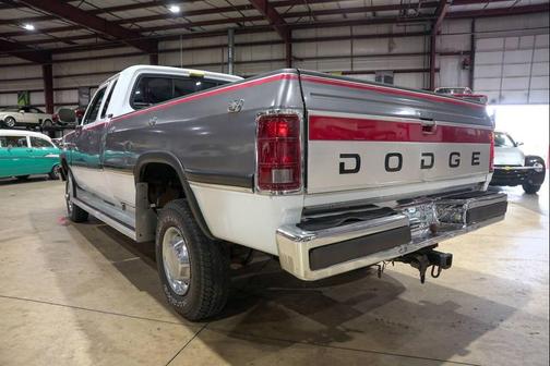 1992 Dodge W250 LE 2dr 4WD Extended Cab LB