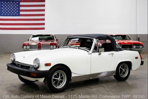 White Pearl 1976 MG Midget