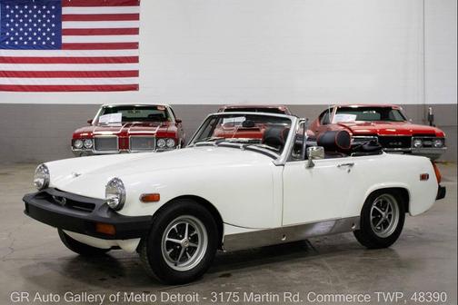 White Pearl 1976 MG Midget