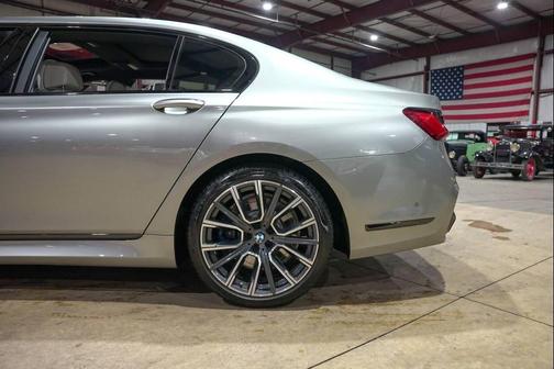 2022 BMW 750 i xDrive