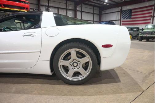 White 1998 Chevrolet Corvette Base