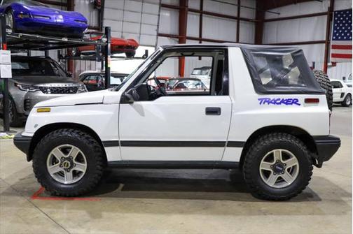 1994 Geo Tracker Base 2dr 4WD SUV w/ Soft Top