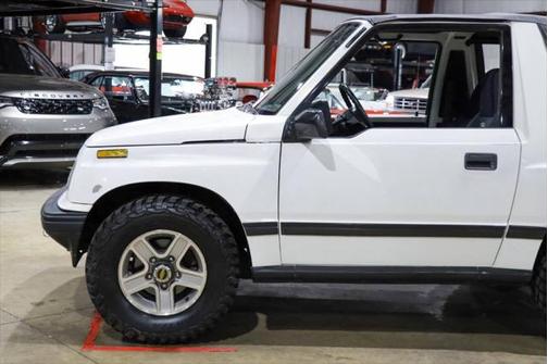 1994 Geo Tracker Base 2dr 4WD SUV w/ Soft Top