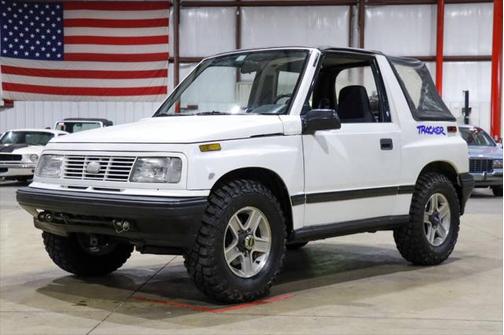 1994 Geo Tracker Base 2dr 4WD SUV w/ Soft Top