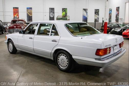 1991 Mercedes-Benz S-Class 560SEL