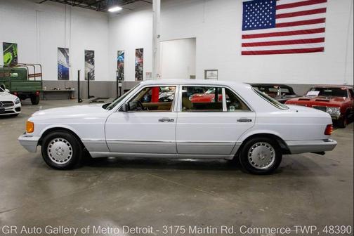 1991 Mercedes-Benz S-Class 560SEL