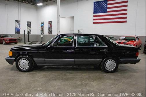 1989 Mercedes-Benz S-Class 560 SEL 4dr Sedan