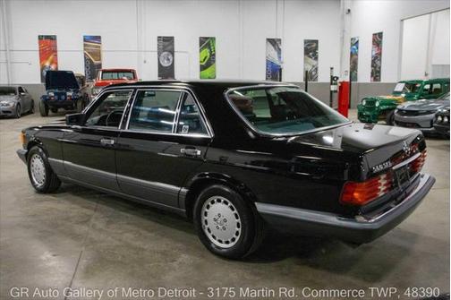 1989 Mercedes-Benz S-Class 560 SEL 4dr Sedan