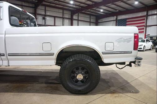 White 1995 Ford F-250 XLT H/D