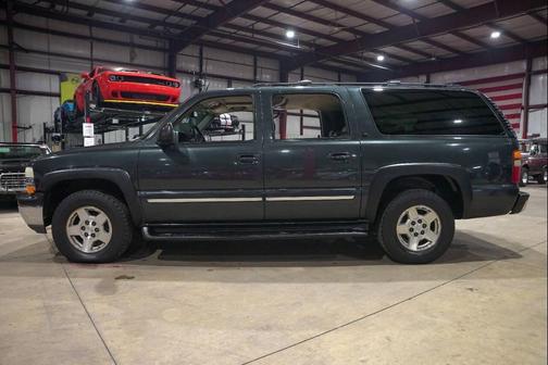 2004 Chevrolet Suburban 1500 LT