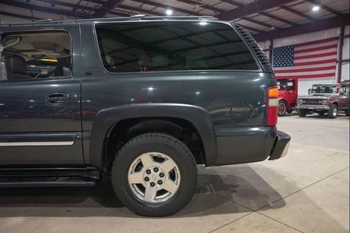 2004 Chevrolet Suburban 1500 LT