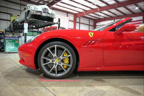 2013 Ferrari California Base