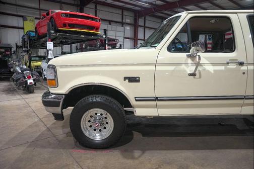 White 1993 Ford F-150 XLT