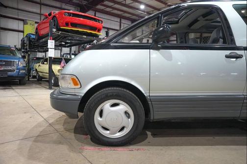 1992 Toyota Previa LE 3dr Mini Van