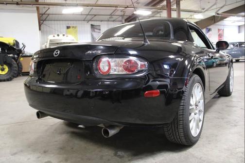 2008 Mazda MX-5 Miata Touring 2dr Convertible w/Power Hard Top (2L I4 6M)