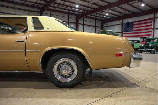 1977 Oldsmobile Cutlass Supreme Base