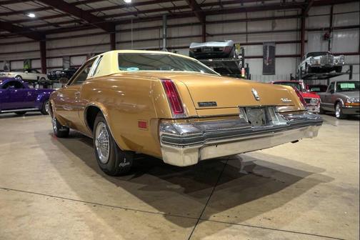 1977 Oldsmobile Cutlass Supreme Base