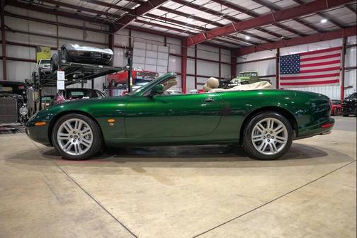 2004 Jaguar XKR Base