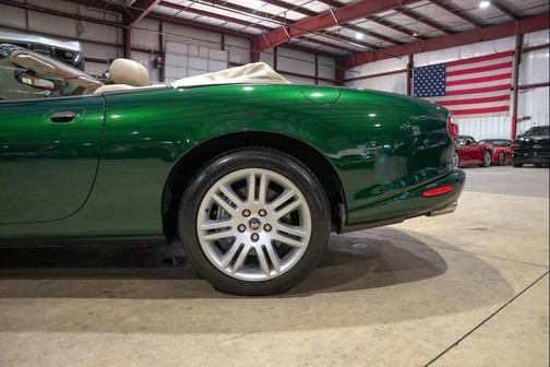 2004 Jaguar XKR Base